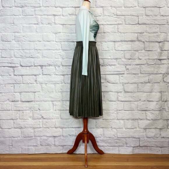 Grey Collective Green Faux Leather Pleated Midi Skirt - Picture 7 of 9
